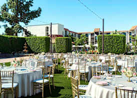 Embassy Suites by Hilton Scottsdale Resort 4