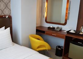 One Central Hotel & Suites 5