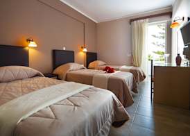 Kyparissia Beach Hotel 4