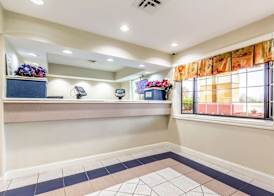 Econo Lodge Berea 3