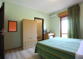 Hotel Cliché 3