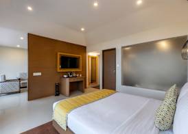 Sterling Munnar 5