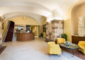 Hotel La Cisterna 2