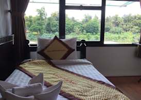 Merry Riverside Hotel 5