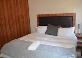 Manor Hills Guest Lodge 2