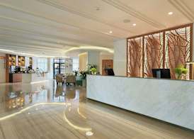 Sunday Hotel Holiday International Dubai 2