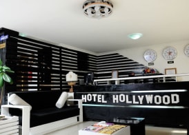 Holly Wood Hotel 2