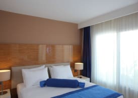 Bellazure Hotel 3