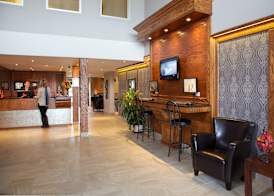Econo Lodge Inn & Suites 3