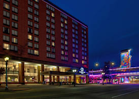 DoubleTree by Hilton Lansing 5