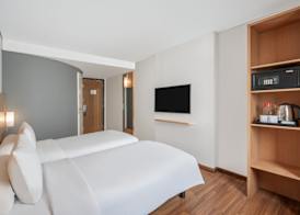 Ibis Gading Serpong 5