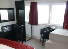 Queenswood Hotel 4