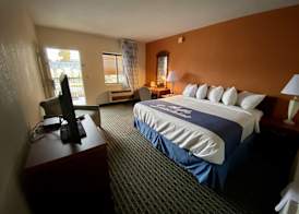 Days Inn by Wyndham Morehead 5