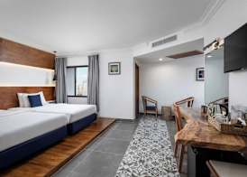 Pacific Hotel 5