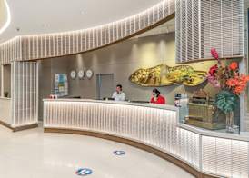 Crown Regency Hotel & Towers 5