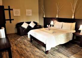 Uzuri Guesthouse CC 3