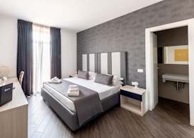 Blue Inn Luxury Suites 3