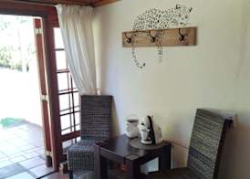 Orange-Ville Lodge & Guesthouse 4