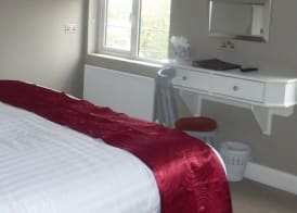 Ryan's Hotel 3