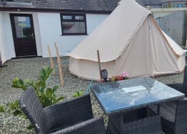Campsite - The Ring Pub Glamping Pods 4