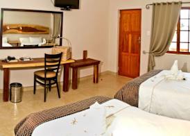Cest Si Bon Hotel 3