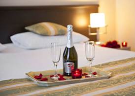 Manhattan Hotel & Restaurant 5