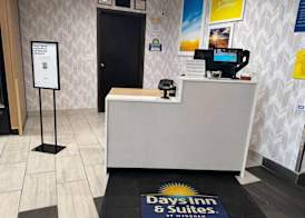 Days Inn & Suites by Wyndham Wausau 5