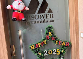 Discover pyramids inn 2