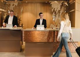 Carlton Oasis Hotel 3