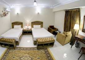 Hotel Crown Inn 4