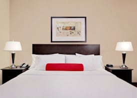 Ramada by Wyndham Camrose 4