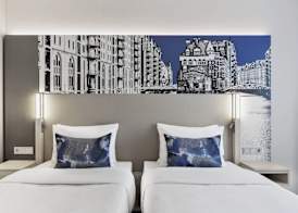 Courtyard by Marriott Hamburg City 2