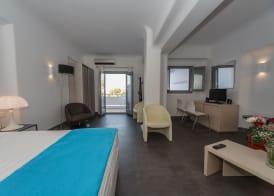 Blue Waves Suites & Apartments 4