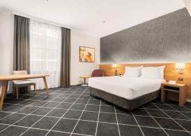 Furama Darling Harbour 5