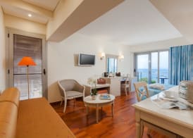 Tropical Hotel Seafront Boutique 3