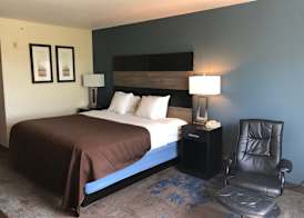 AmericInn by Wyndham Maquoketa 3