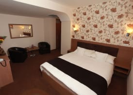 West Plaza Hotel 5