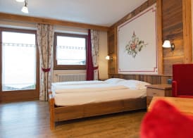Hotel Crosal 4