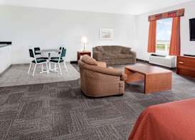 Super 8 by Wyndham Morden 5