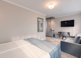Hotel Meridian 5