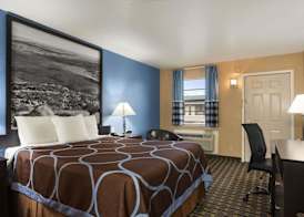 Super 8 by Wyndham Henryetta 3