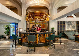MAY DE VILLE Lakeside Hotel 3