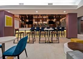 Hampton Inn NY-JFK 5