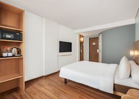 Ibis Gading Serpong 4