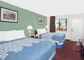 Days Inn by Wyndham Lost Hills 4