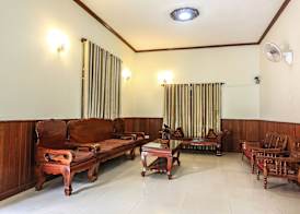 Central Night Hotel 2