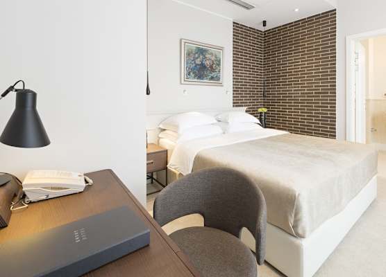 Envoy Hotel 1