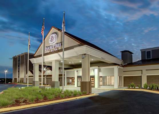 DoubleTree by Hilton Harrisonburg 1