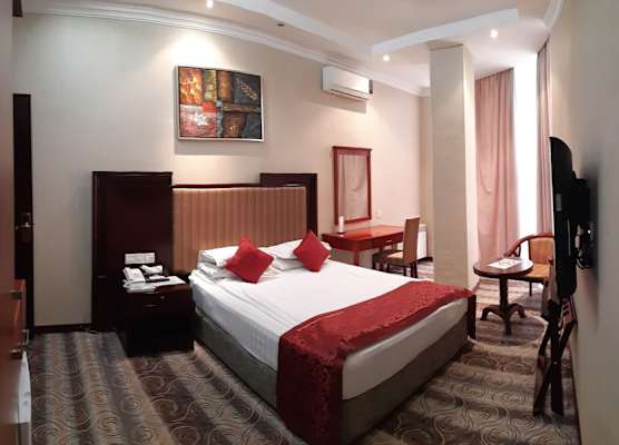 Royal Hotel 1