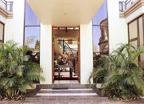 Casa Flora Guesthouse 1